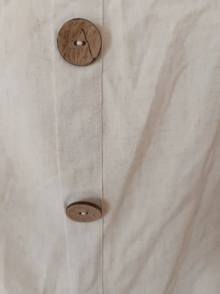 Camiseta beige manga corta botones