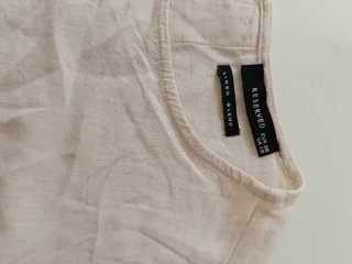 Camiseta beige manga corta botones