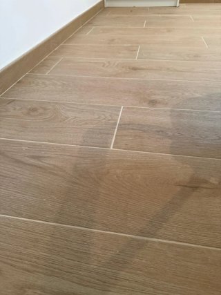 Suelo porcelánico imitación madera