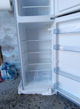 Nuovissimo Frigorifero-congelatore DAYA 214 Litri