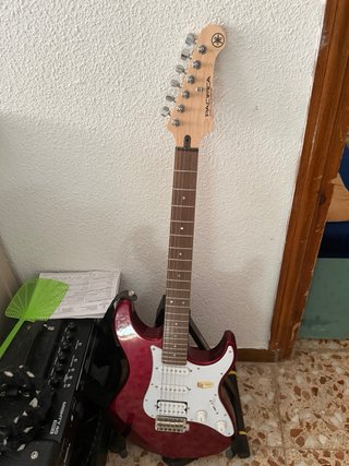 Guitarra Eléctrica Yamaha Pacifica amplificador Nu