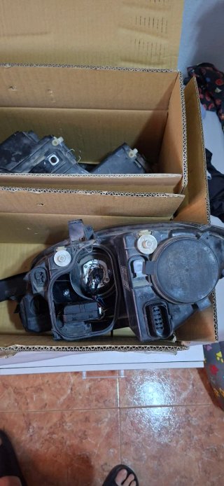 Faros Seat León 2