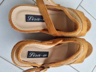 Scarpe donna con zeppa camoscio