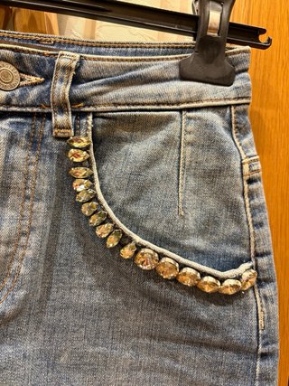 Falda vaquera Guess adornada
