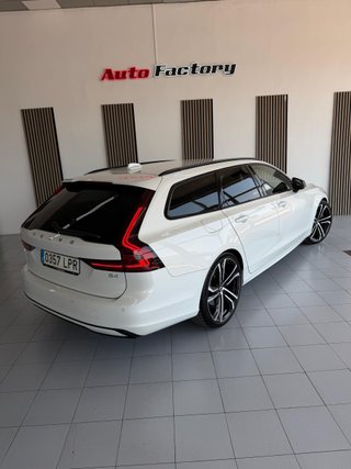 Volvo V90 D4 R-Design Auto 2022
