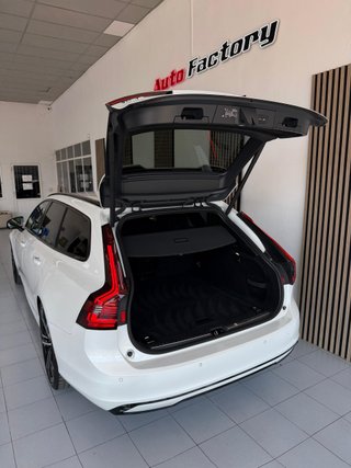 Volvo V90 D4 R-Design Auto 2022