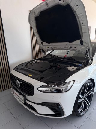 Volvo V90 D4 R-Design Auto 2022