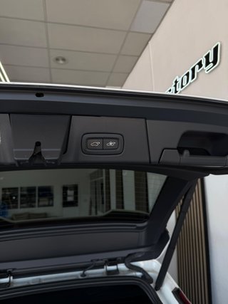 Volvo V90 D4 R-Design Auto 2022