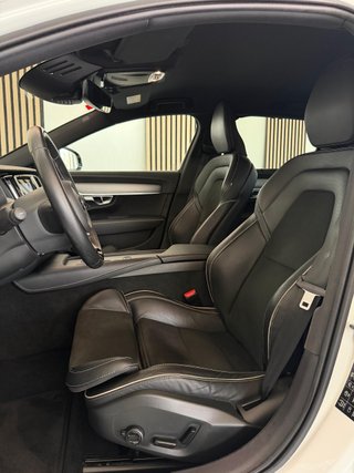 Volvo V90 D4 R-Design Auto 2022