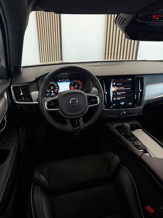 Volvo V90 D4 R-Design Auto 2022