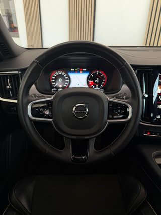 Volvo V90 D4 R-Design Auto 2022