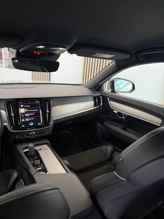Volvo V90 D4 R-Design Auto 2022