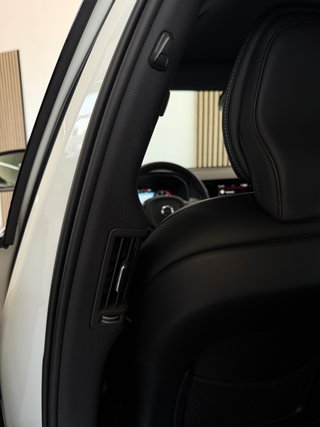 Volvo V90 D4 R-Design Auto 2022