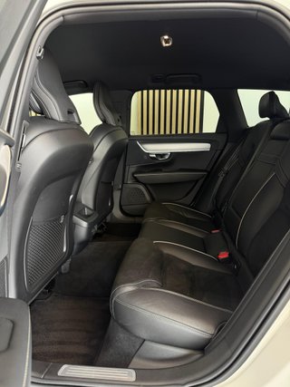 Volvo V90 D4 R-Design Auto 2022