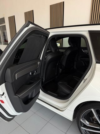 Volvo V90 D4 R-Design Auto 2022