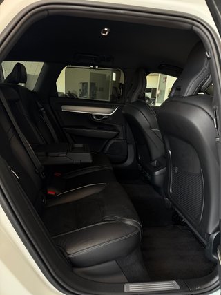 Volvo V90 D4 R-Design Auto 2022