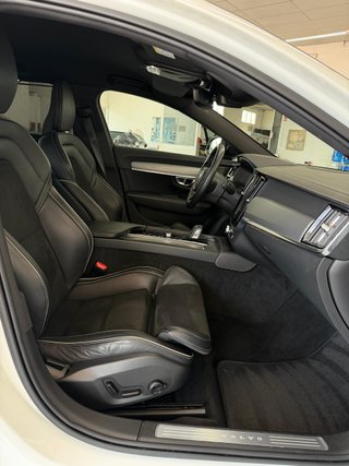 Volvo V90 D4 R-Design Auto 2022