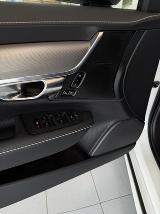 Volvo V90 D4 R-Design Auto 2022