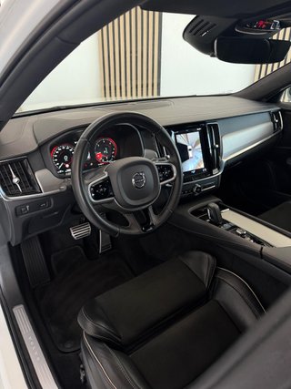 Volvo V90 D4 R-Design Auto 2022