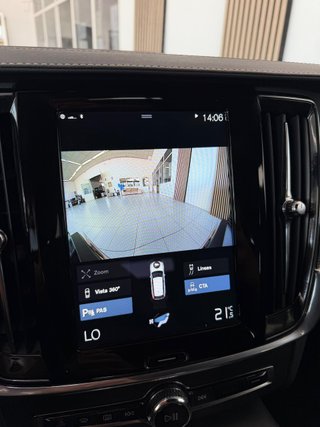 Volvo V90 D4 R-Design Auto 2022