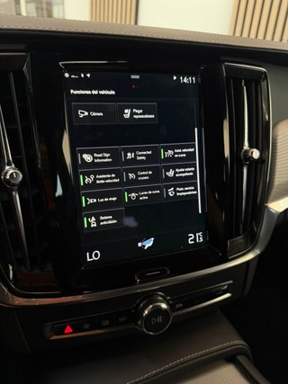 Volvo V90 D4 R-Design Auto 2022