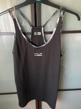 Camiseta deportiva KLA tirantes negra