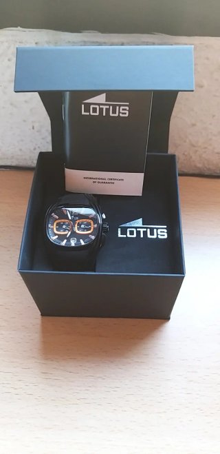 Reloj Lotus Caballero Negro