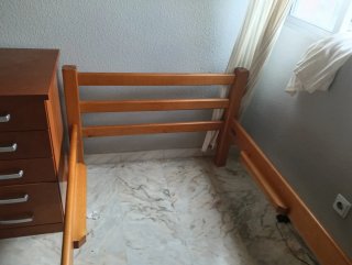 Armarios,mesitas y literas