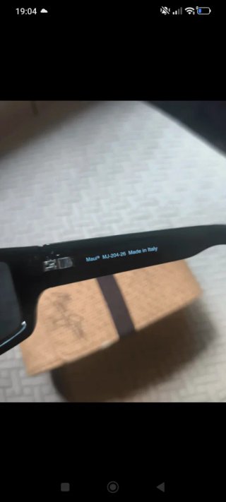Gafas de sol Maui Jim negras y doradas
