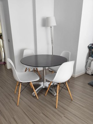4 Sillas Comedor Plástico y Madera
