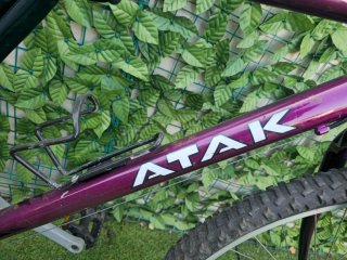 Bicicleta ATTAK DUERO Morada