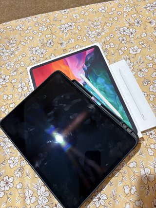 iPad Pro 12.9 (2020) + Apple Pencil 2