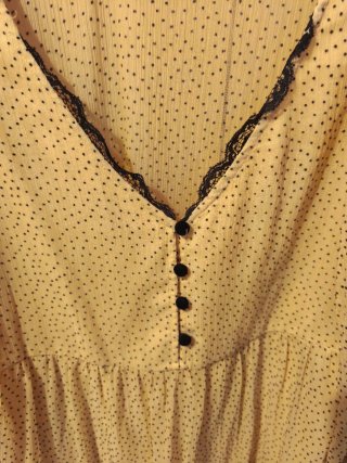 Vestido Zara plumeti beige