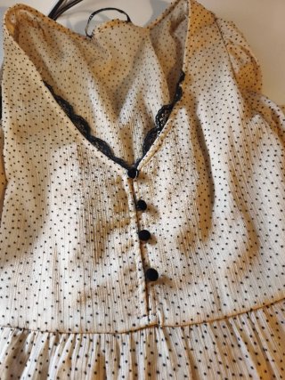 Vestido Zara plumeti beige