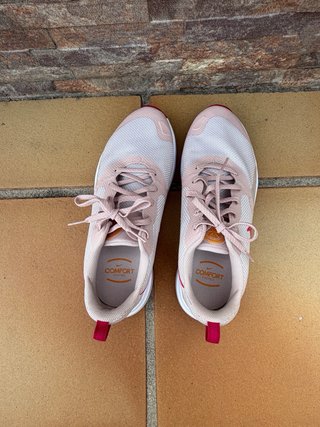 Zapatillas Nike Rosas y Rojas