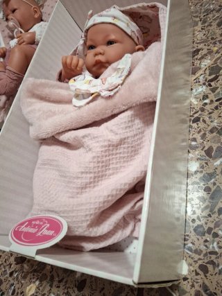 Muñeca Bebé Antonio Juan. Nica saco mariposa.