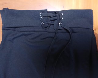 Falda tubo negra cordones talla M