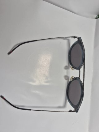 Gafas de sol negras