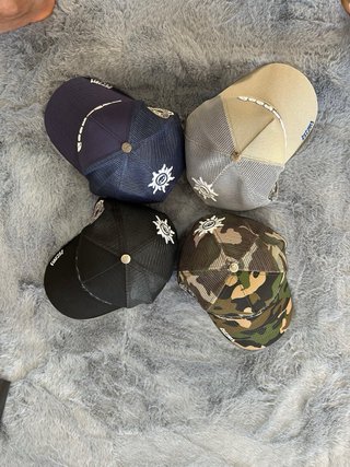 Gorras Godspeed Camuflaje y Negras