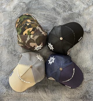 Gorras Godspeed Camuflaje y Negras
