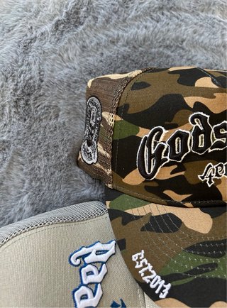 Gorras Godspeed Camuflaje y Negras