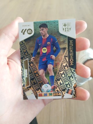 Carta Panini Pedri Momentum Oro