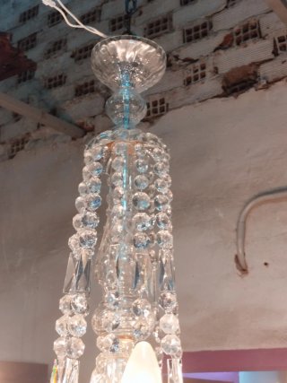 Lámpara de araña de cristal antigua