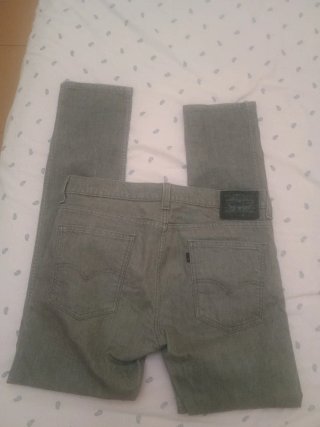 Pantalón vaquero Levi's gris W34 o 44 española