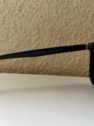 Gafas de sol negras casi nuevas
