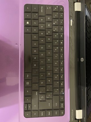 Ordenador portátil HP morado