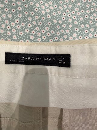 Pantalón pitillo beige