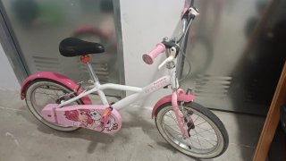 Bicicleta infantil B'Twin rosa y blanca
