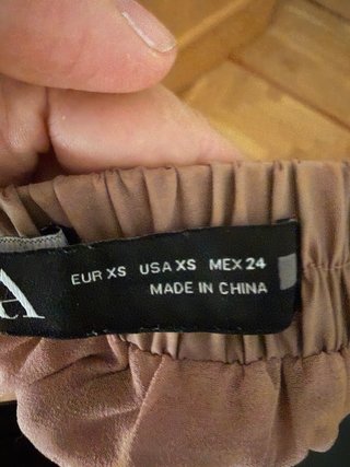 Falda midi Zara efecto arrugado