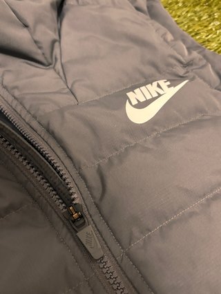 Chaleco plumífero Nike gris ORIGINAL